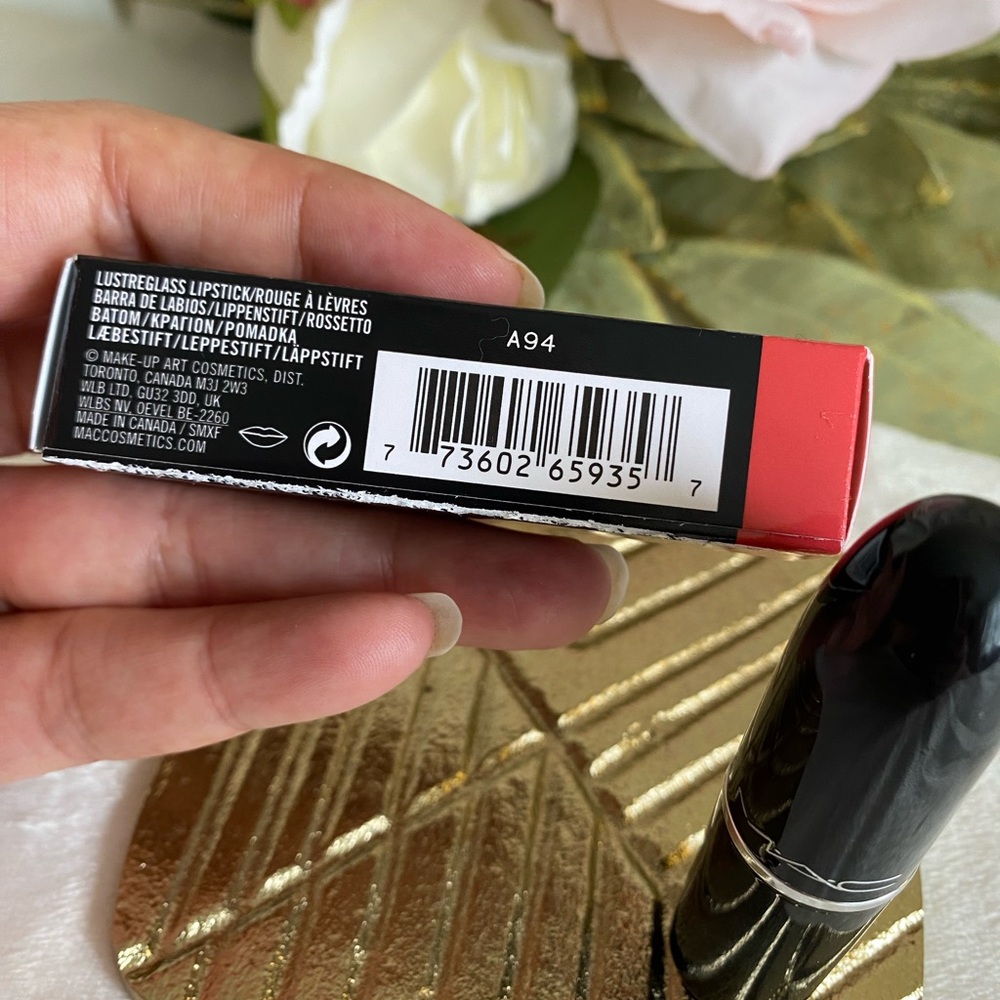 Mac Lustreglass Lipstick  Rouge A Levres -（561 Oh, Goodie ）Full Size0.1oz/3g - Picture 7 of 8